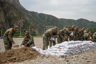 美记：76人、热火、湖人、尼克斯、雄鹿、国王和鹈鹕有意卡鲁索